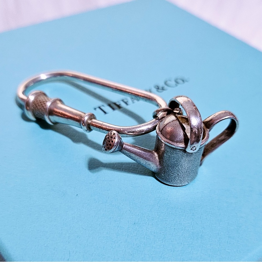 🧧SOLD🎋 RARE Vintage Tiffany & Co. Watering Can Silver Charm Key Ring Keychain - Picture 2 of 7